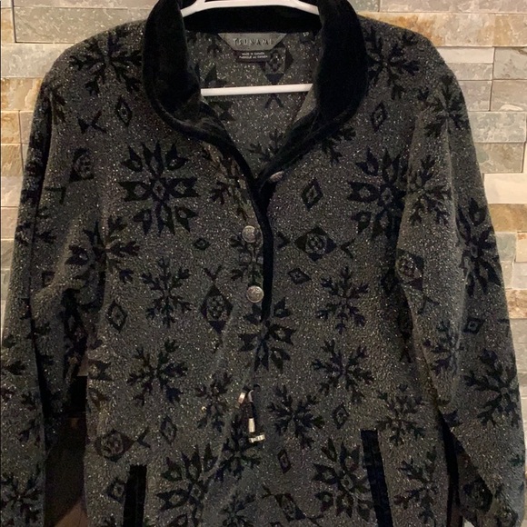 Warm winter pullover - Picture 4 of 4